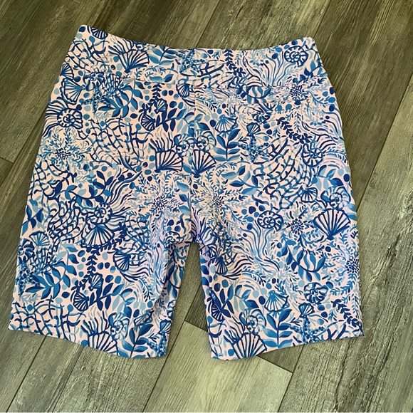 Lilly Pulitzer Reid 9” shorts - high tide 🐚 - Picture 6 of 11